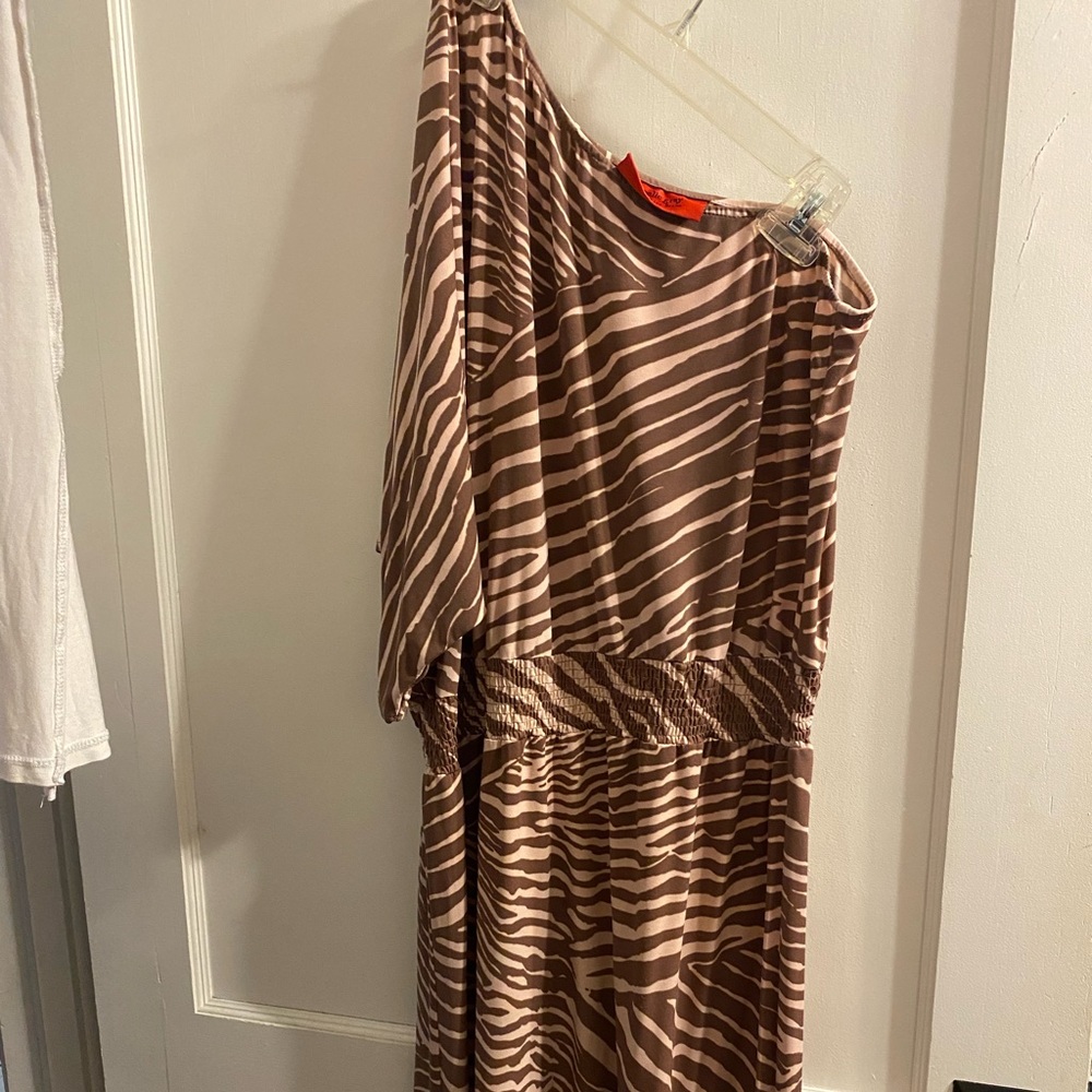 One sleeve maxi dress